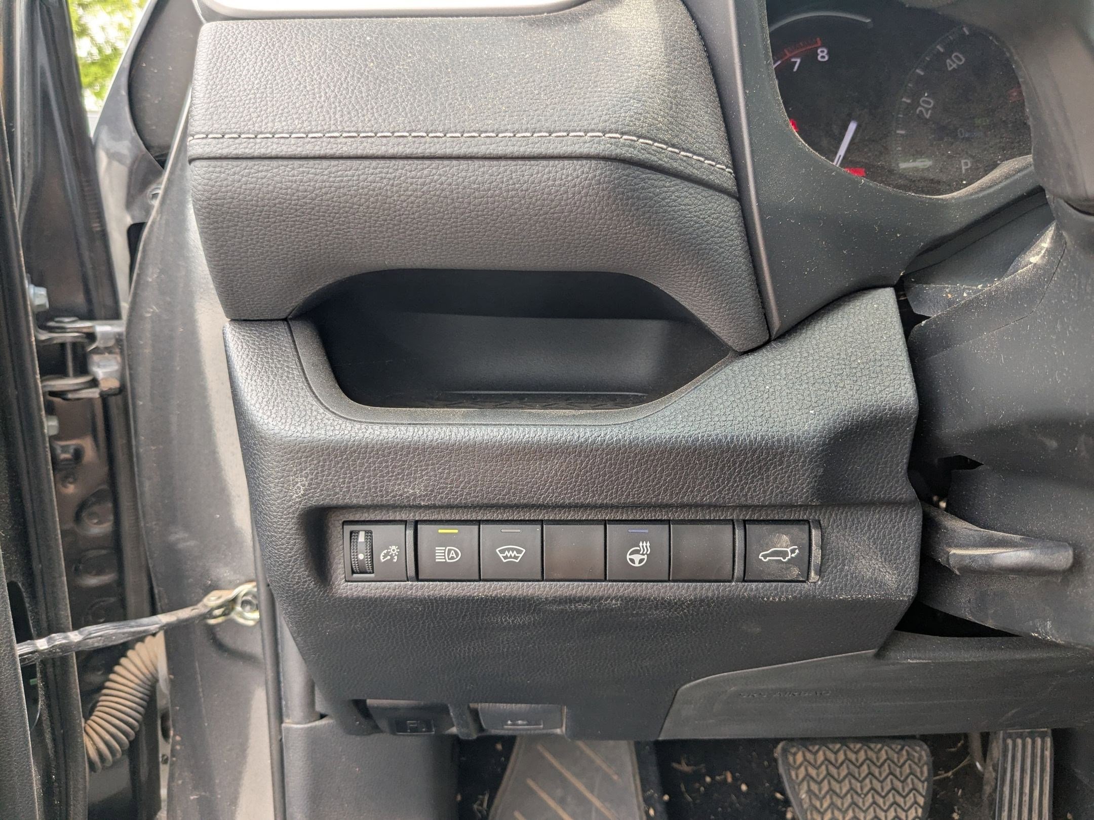 Used 2023 Toyota RAV4 XLE Premium FWD image 18