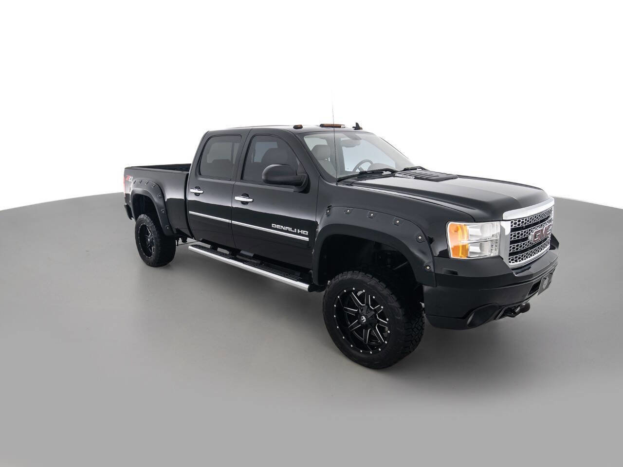 Used 2013 GMC Sierra 2500 Denali w/ Suspension Package, Off-Road image 3