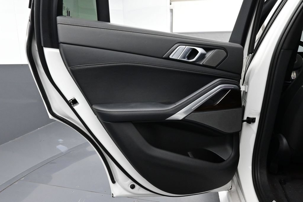 Used 2024 BMW X6 xDrive40i AWD/4WD image 10