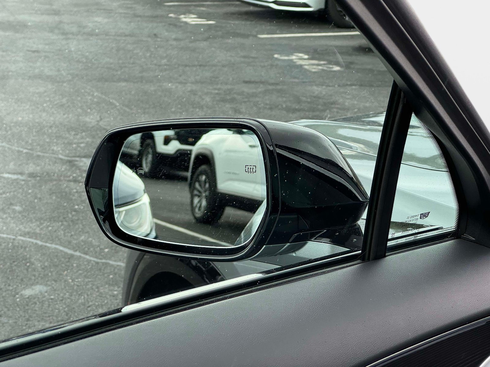 Certified 2024 Cadillac Lyriq Luxury AWD/4WD image 19