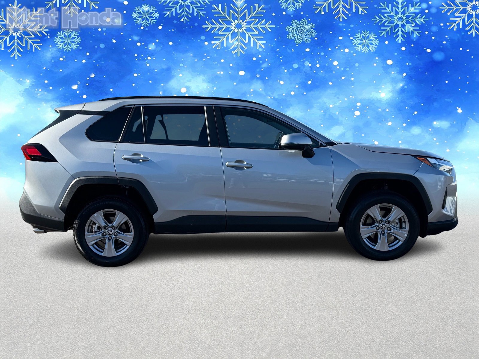 Used 2025 Toyota RAV4 XLE image 8