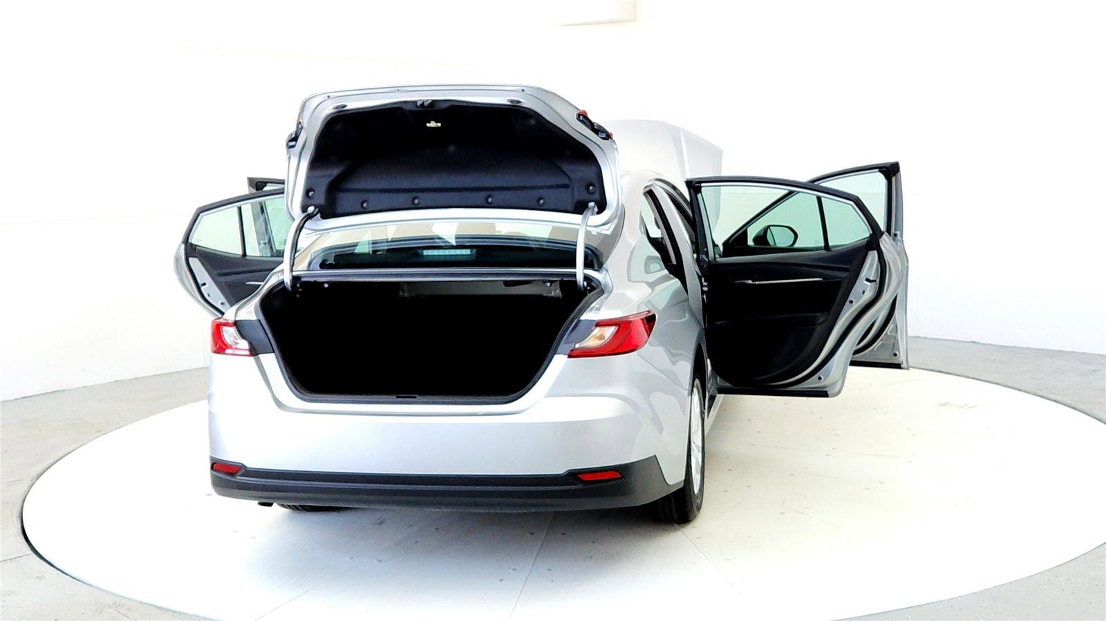 Used 2025 Toyota Camry LE image 11