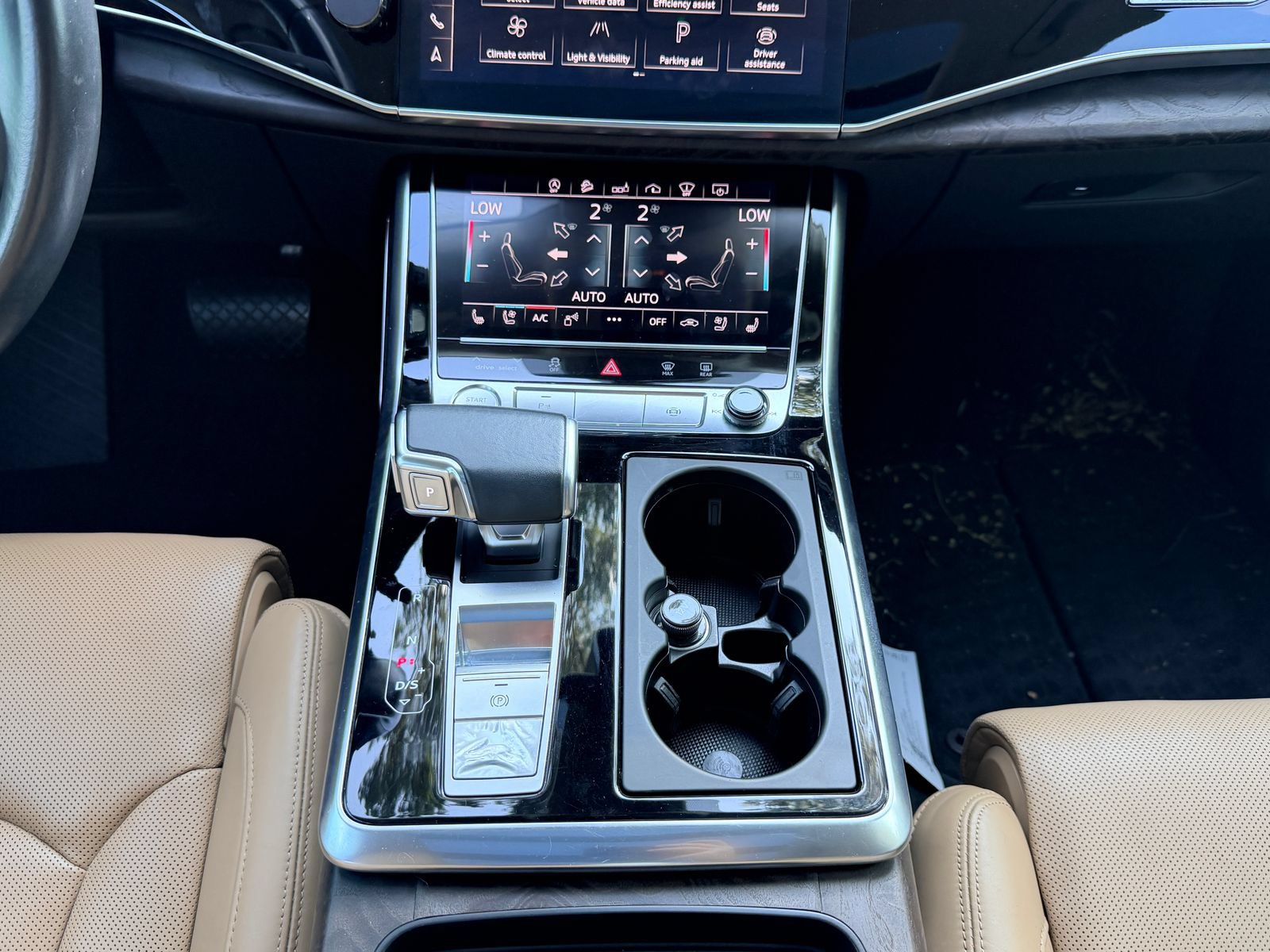 Used 2020 Audi Q8 Prestige w/ Prestige Package AWD/4WD image 21