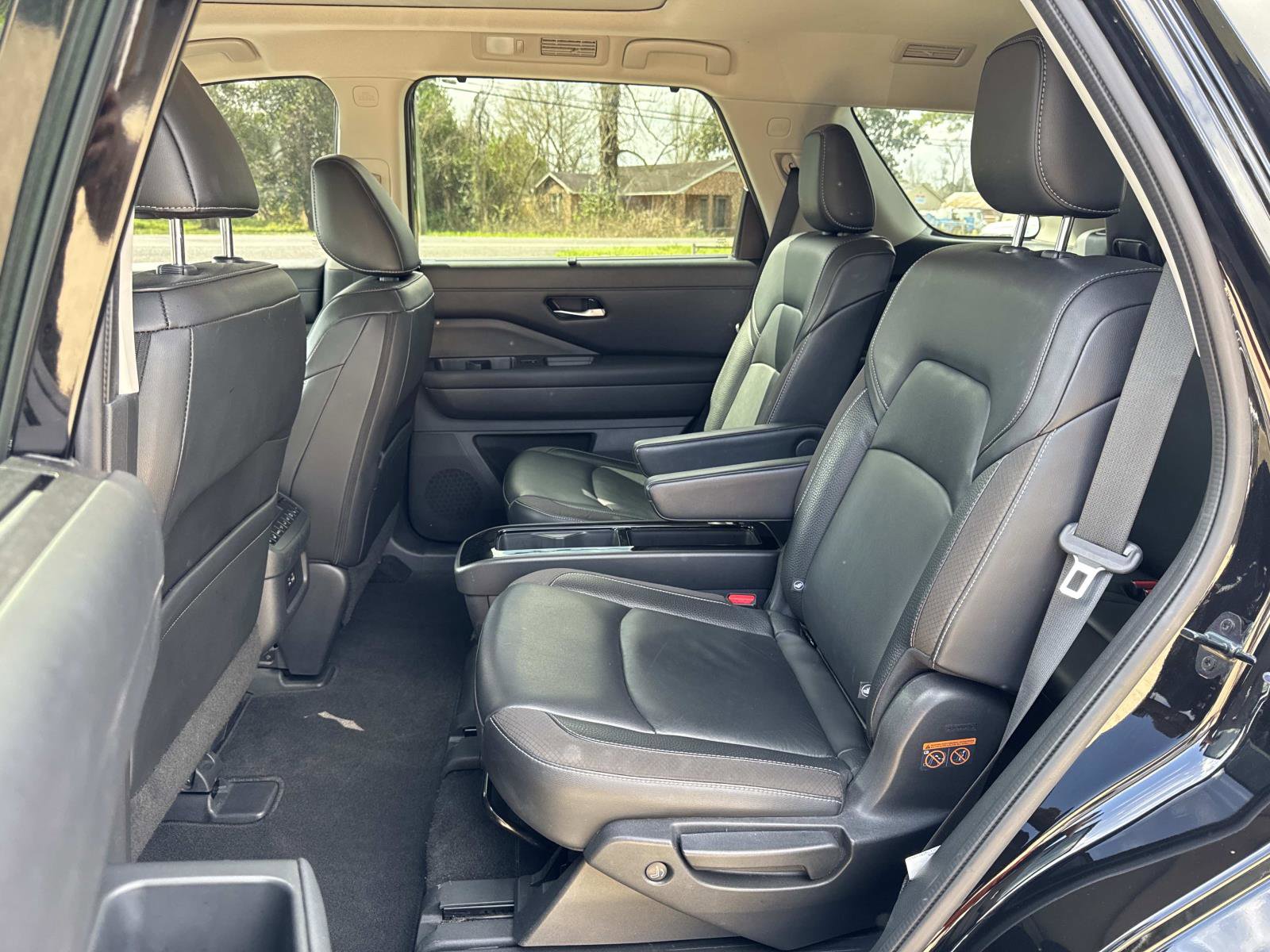 Used 2023 Nissan Pathfinder SL w/ SL Premium Package FWD image 13