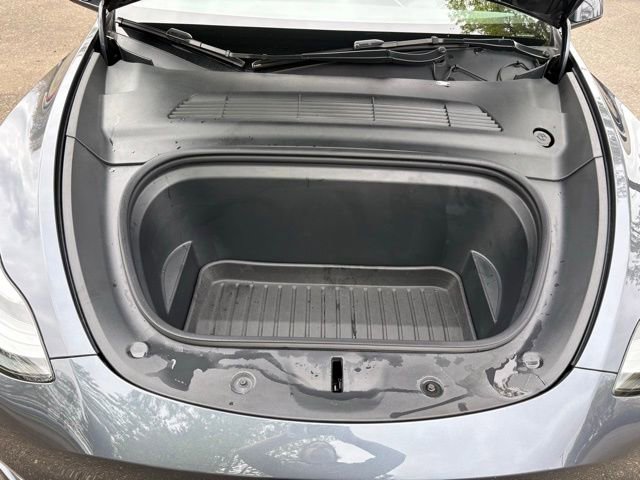 Used 2022 Tesla Model Y Long Range AWD/4WD image 23