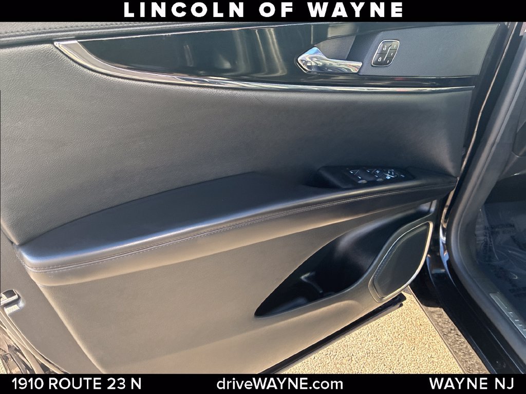 Certified 2023 Lincoln Nautilus AWD w/ Premium Package image 13
