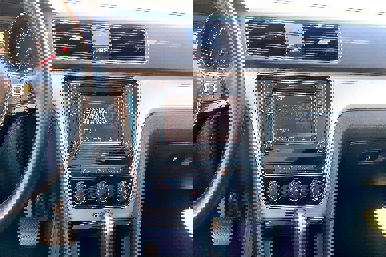 Used 2019 Volkswagen Passat 2.0T Wolfsburg image 7