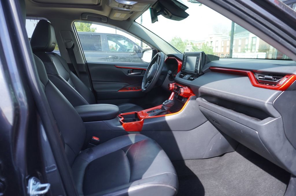 Used 2019 Toyota RAV4 XLE Premium w/ Cold Weather Package AWD/4WD image 9