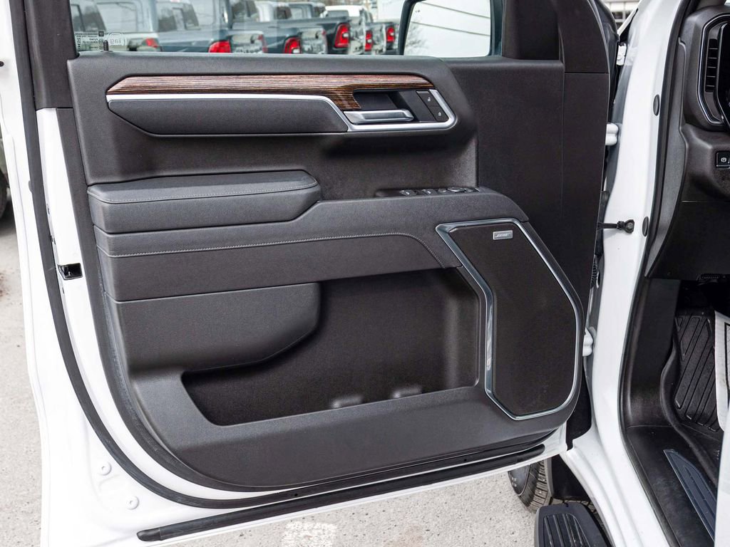 Used 2025 GMC Sierra 1500 Elevation w/ Elevation Premium Package image 11