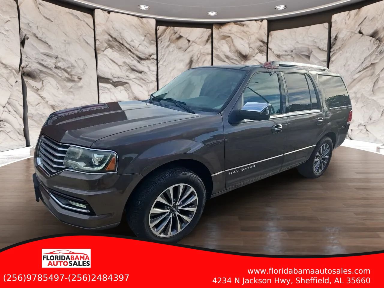 Used 2015 Lincoln Navigator 2WD image 2