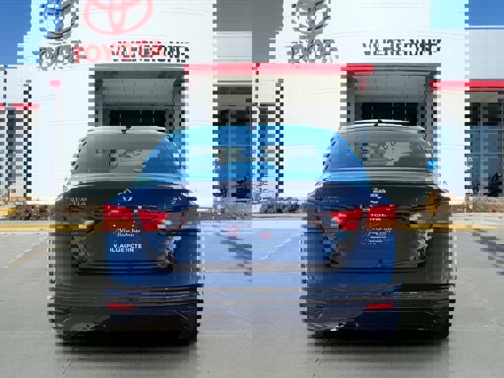 Used 2024 Nissan Altima 2.5 SV image 5