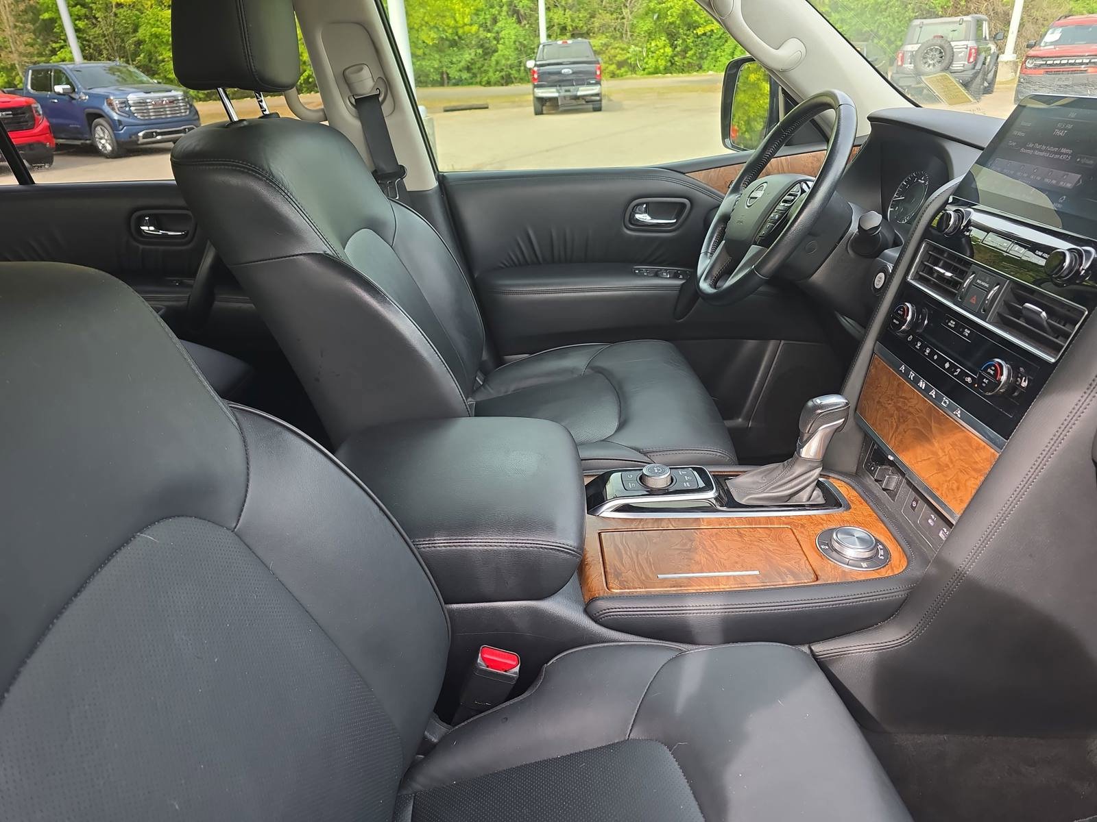 Used 2021 Nissan Armada SL w/ Captain's Chairs Package AWD/4WD image 10