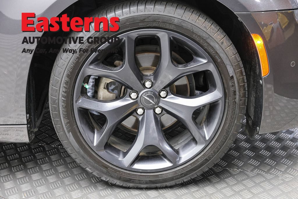 Used 2023 Chrysler 300 S RWD image 30