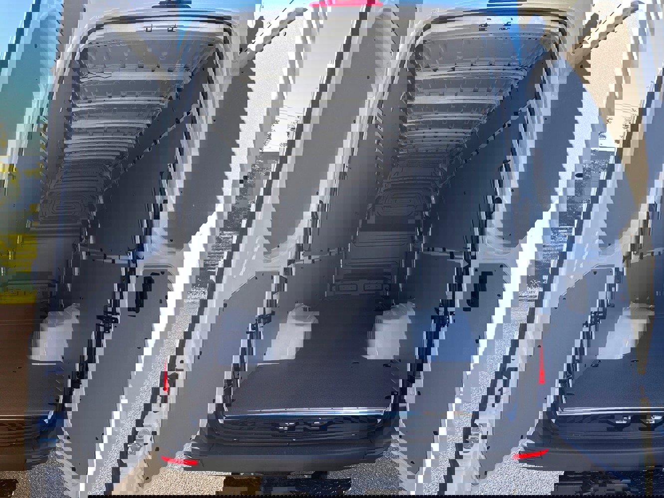 New 2025 Mercedes-Benz Sprinter 4500 image 22