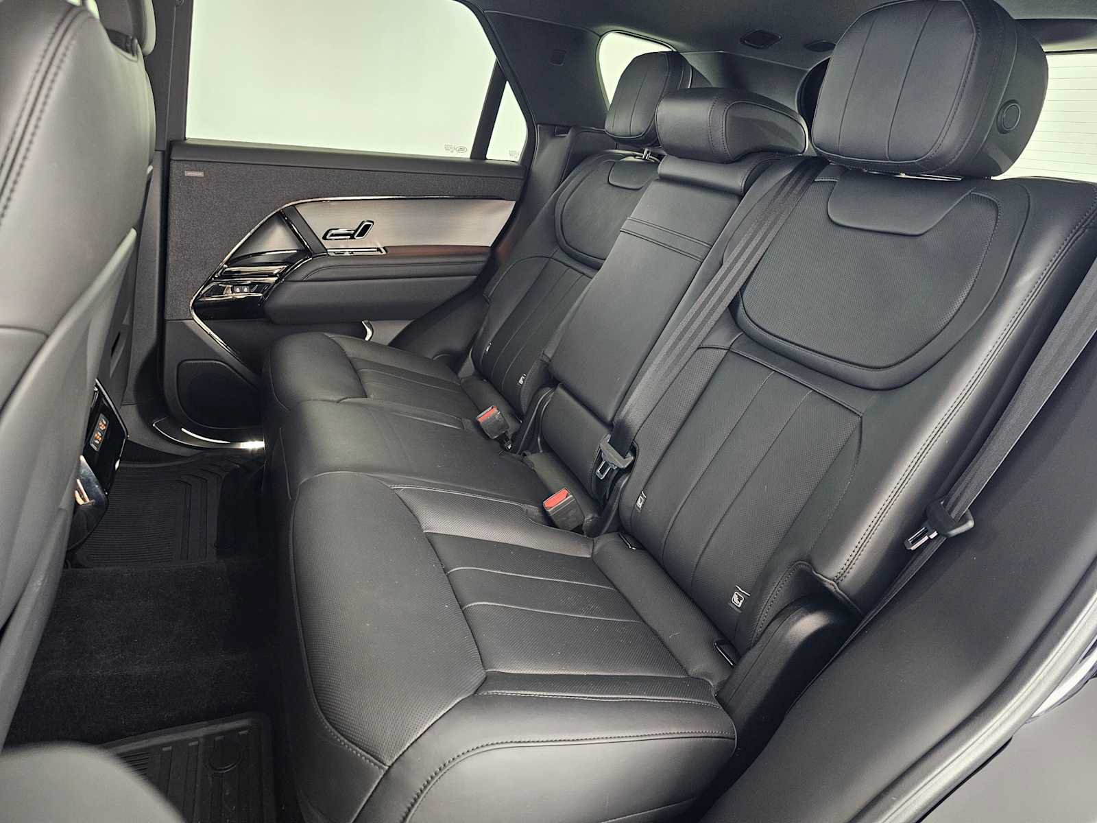 Used 2025 Land Rover Range Rover Sport Dynamic SE AWD/4WD image 17
