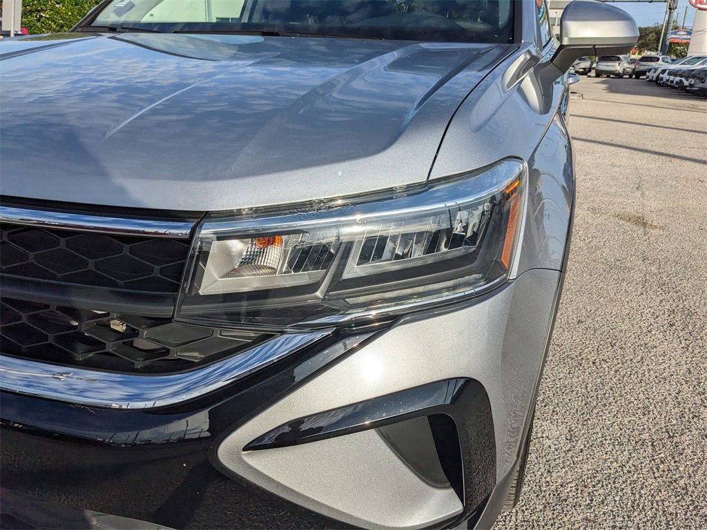 Certified 2023 Volkswagen Taos SE image 10