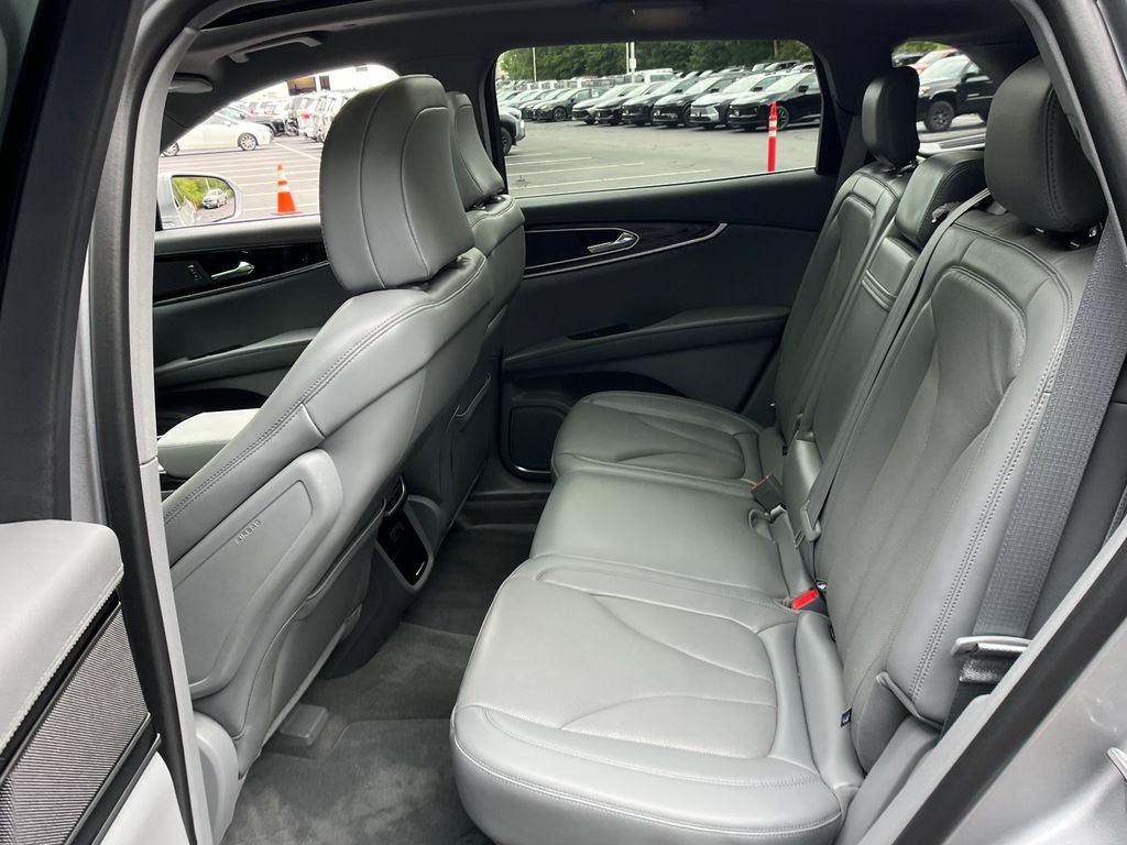 Used 2023 Lincoln Nautilus Reserve AWD/4WD image 22