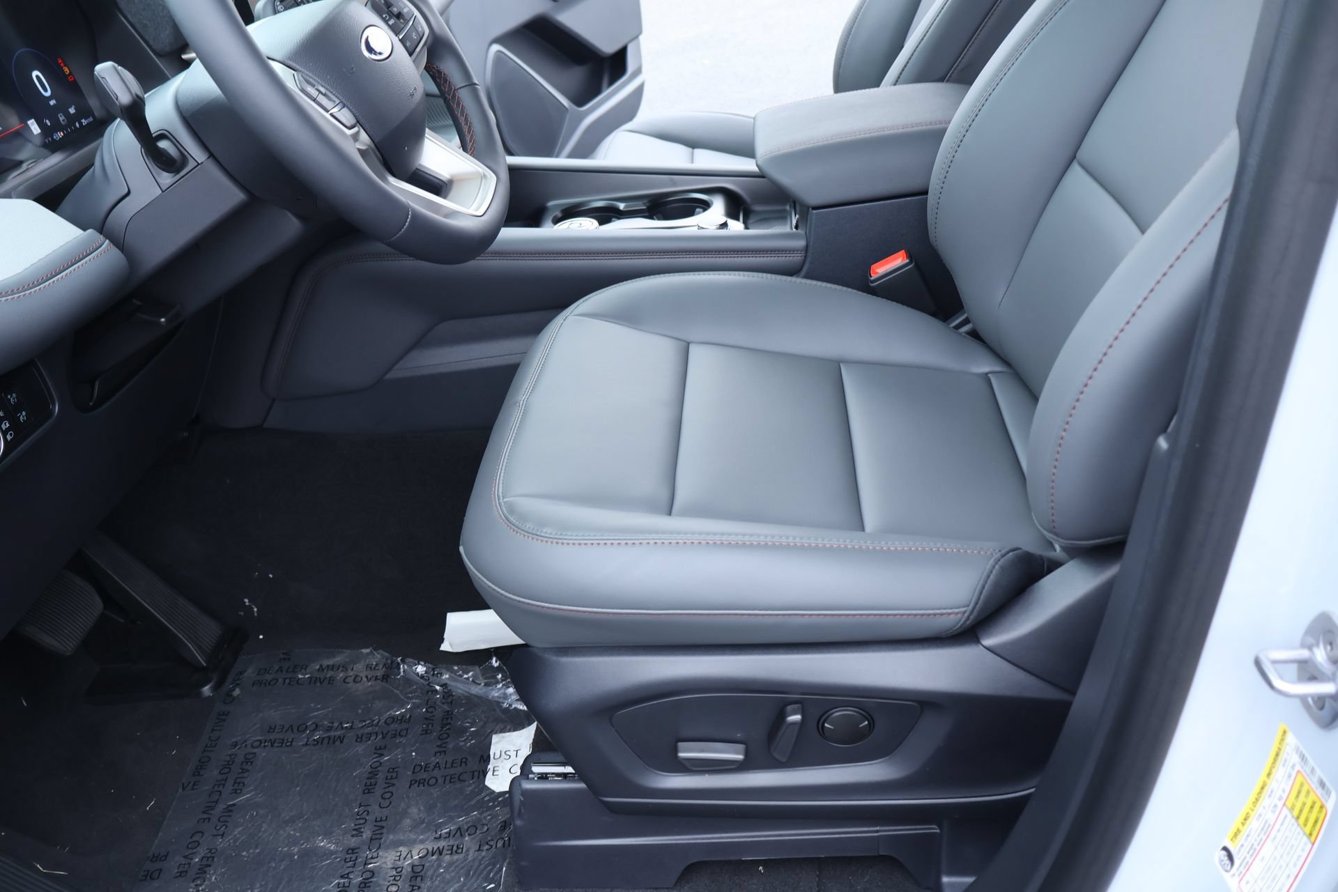 New 2026 Ford Explorer Active w/ Active Comfort Package AWD/4WD image 12