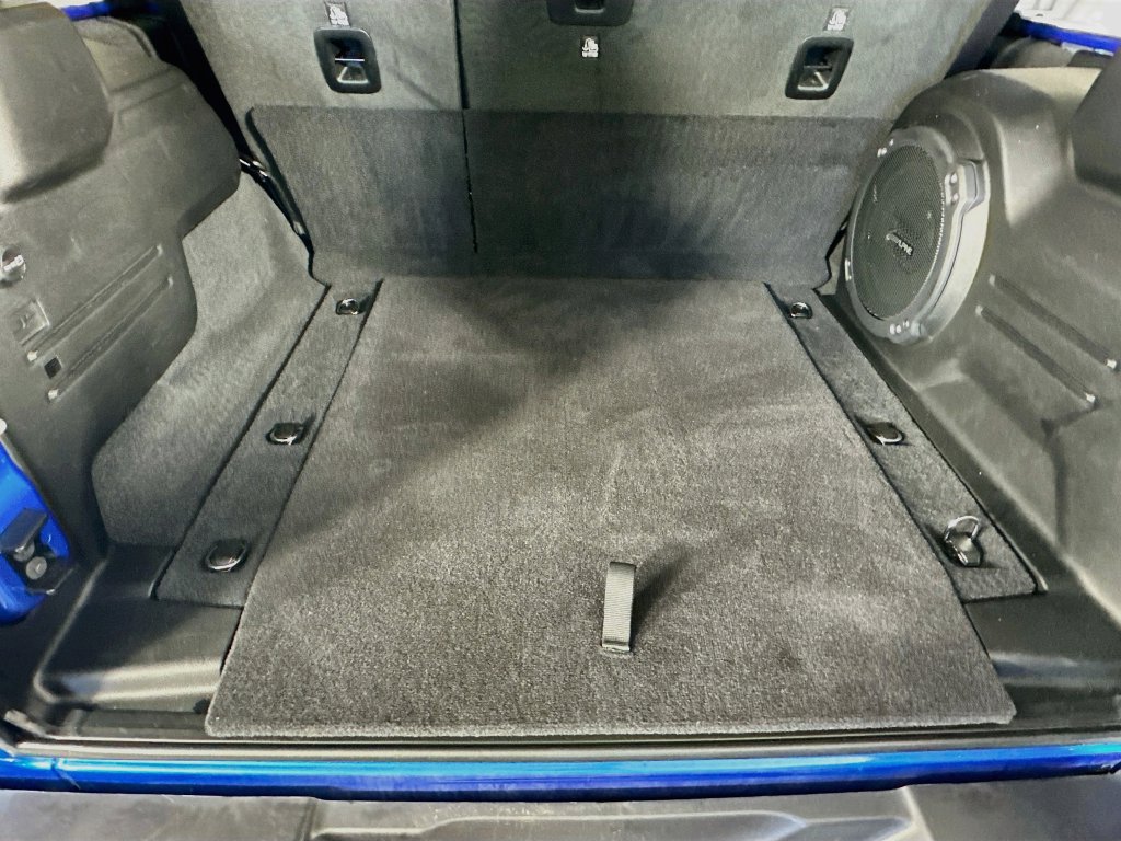 Used 2025 Jeep Wrangler Unlimited Sahara AWD/4WD image 35