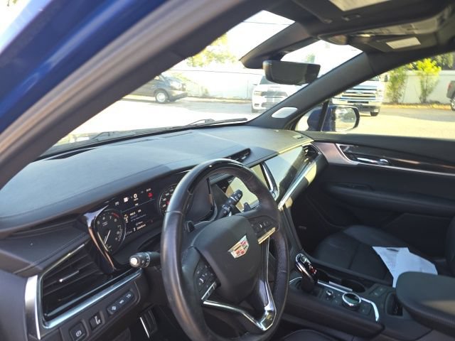 Used 2023 Cadillac XT6 Sport w/ Technology Package AWD/4WD image 8