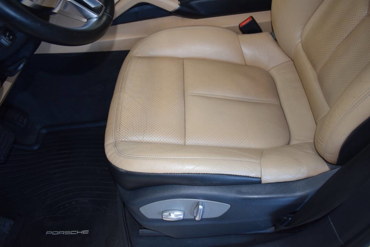 Used 2016 Porsche Cayenne image 26