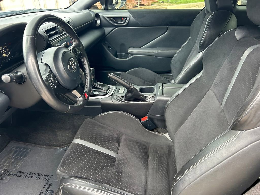 Used 2023 Toyota GR86 Premium RWD image 11
