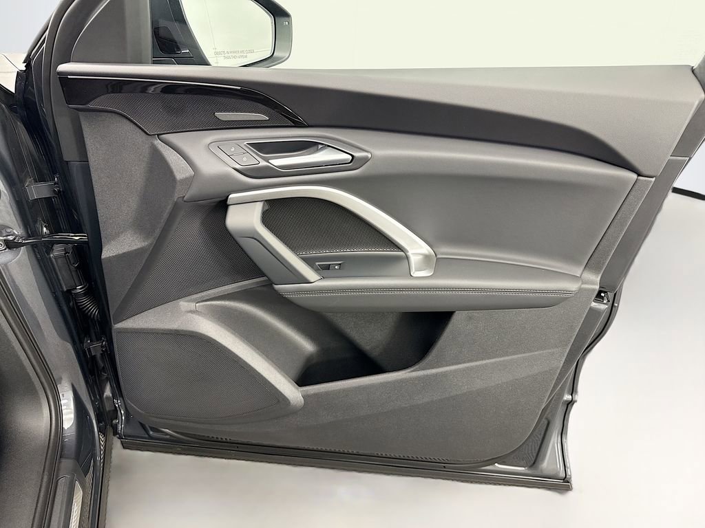 Used 2025 Audi Q5 Prestige image 25