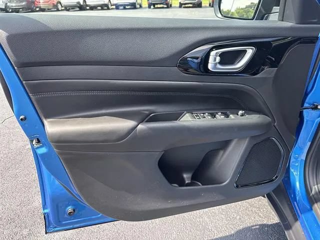 New 2026 Jeep Compass Latitude AWD/4WD image 7