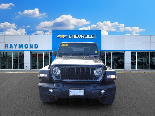 Used 2025 Jeep Gladiator Sport AWD/4WD image 8
