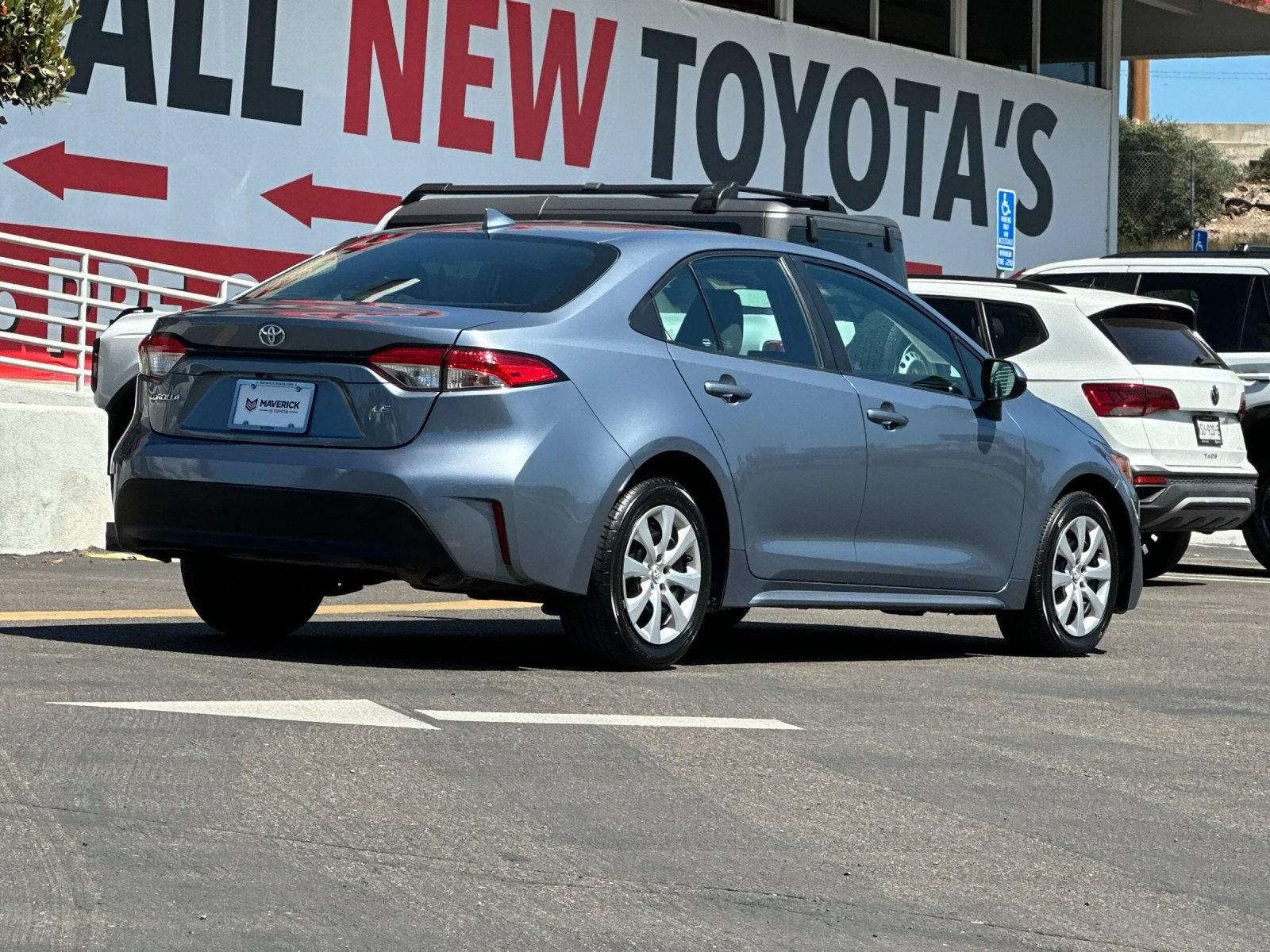 Used 2024 Toyota Corolla LE FWD image 5