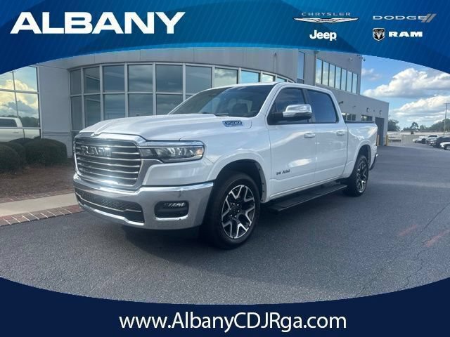 Used 2025 RAM 1500 Laramie AWD/4WD image 2