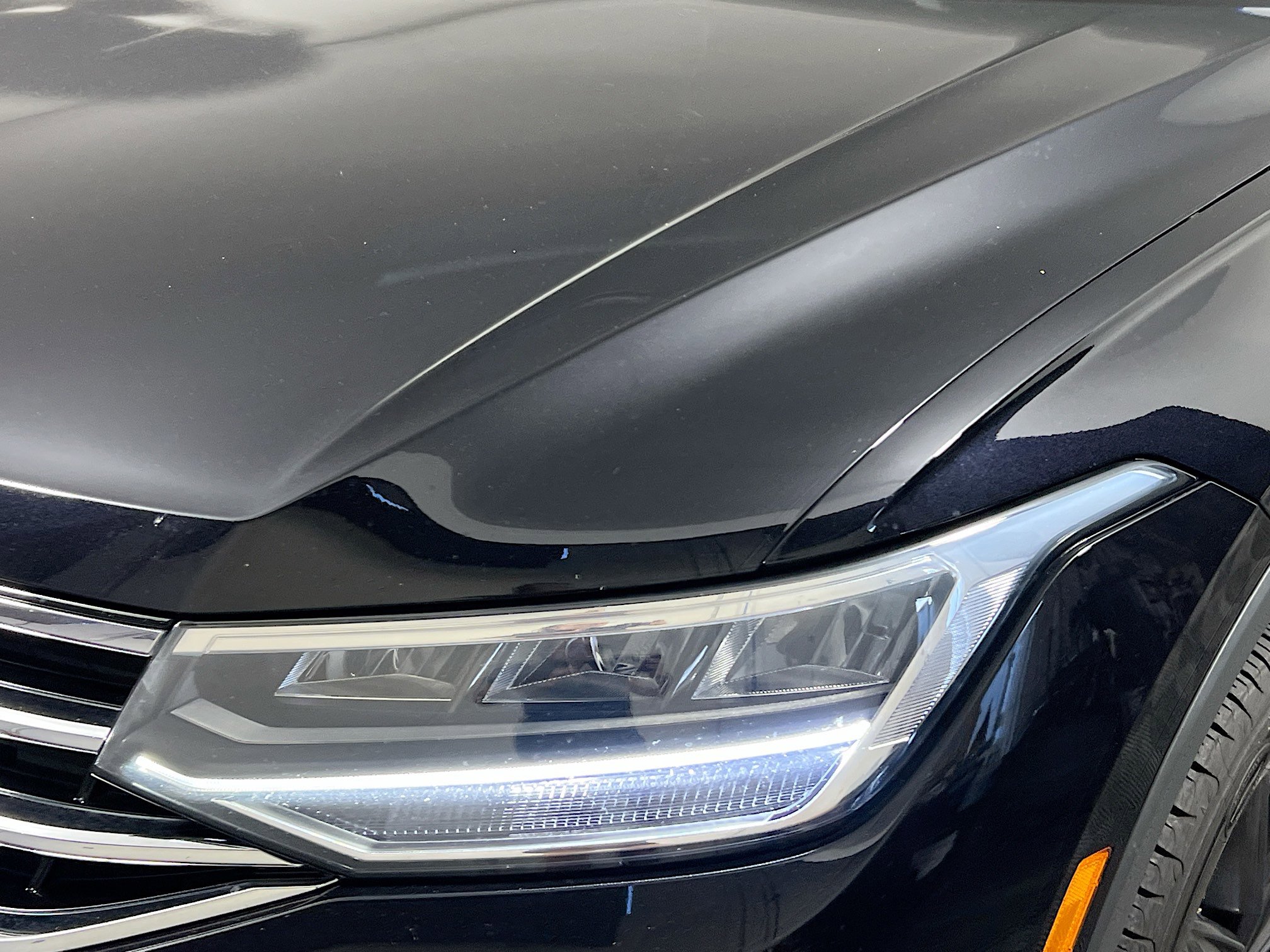 Used 2023 Volkswagen Tiguan SE AWD/4WD image 11