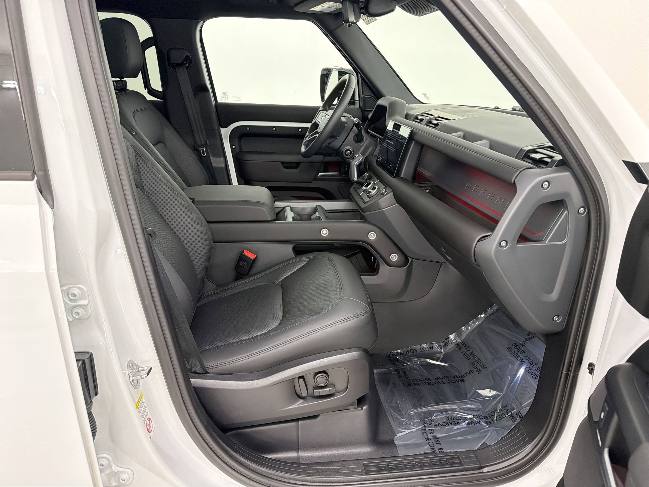 Used 2025 Land Rover Defender 110 S image 27