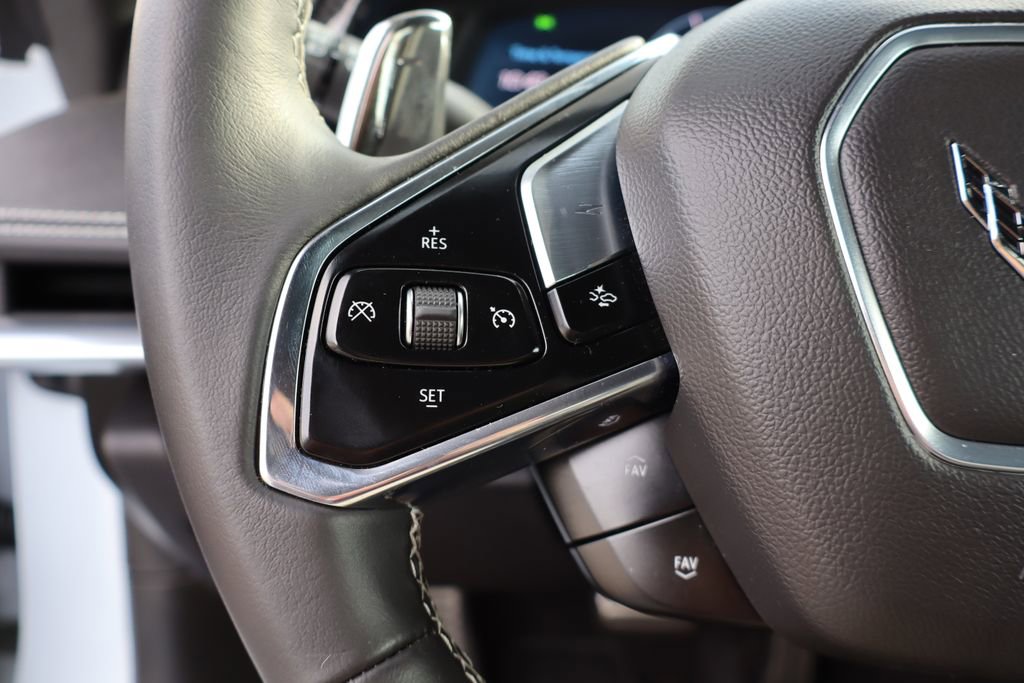 Used 2024 Chevrolet Corvette Stingray Coupe w/ 1LT image 17