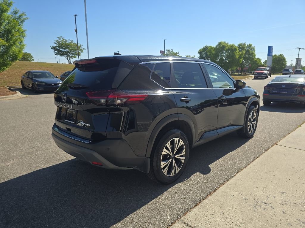 Used 2023 Nissan Rogue SV AWD/4WD image 5