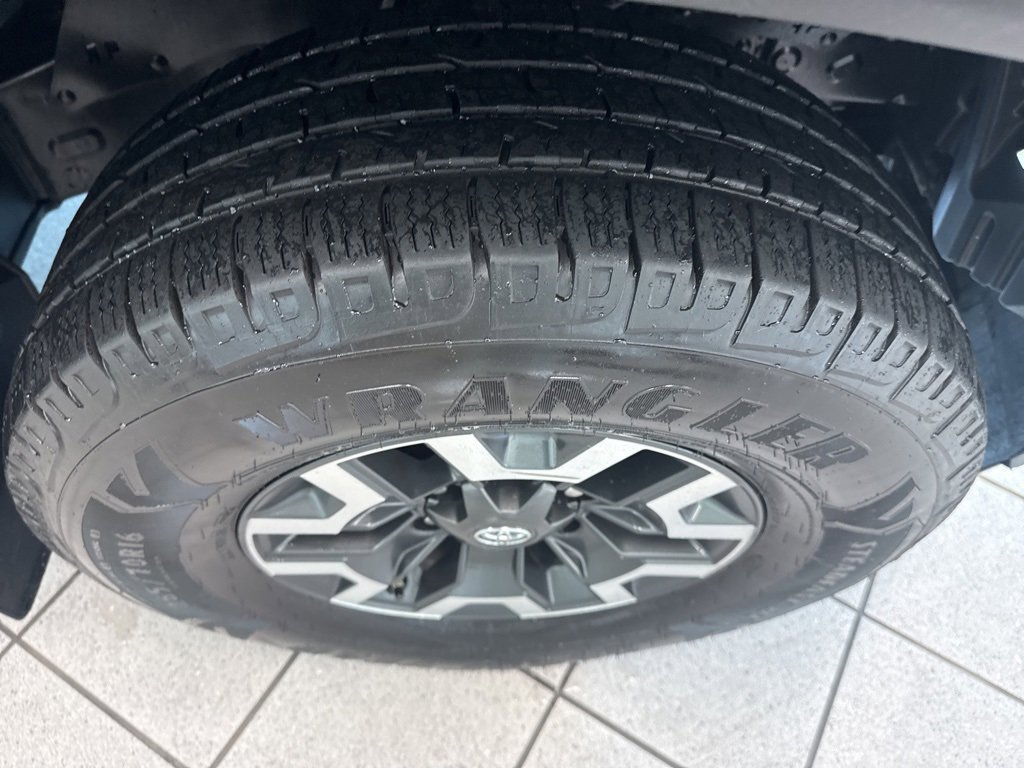 Used 2020 Toyota Tacoma TRD Off-Road image 24