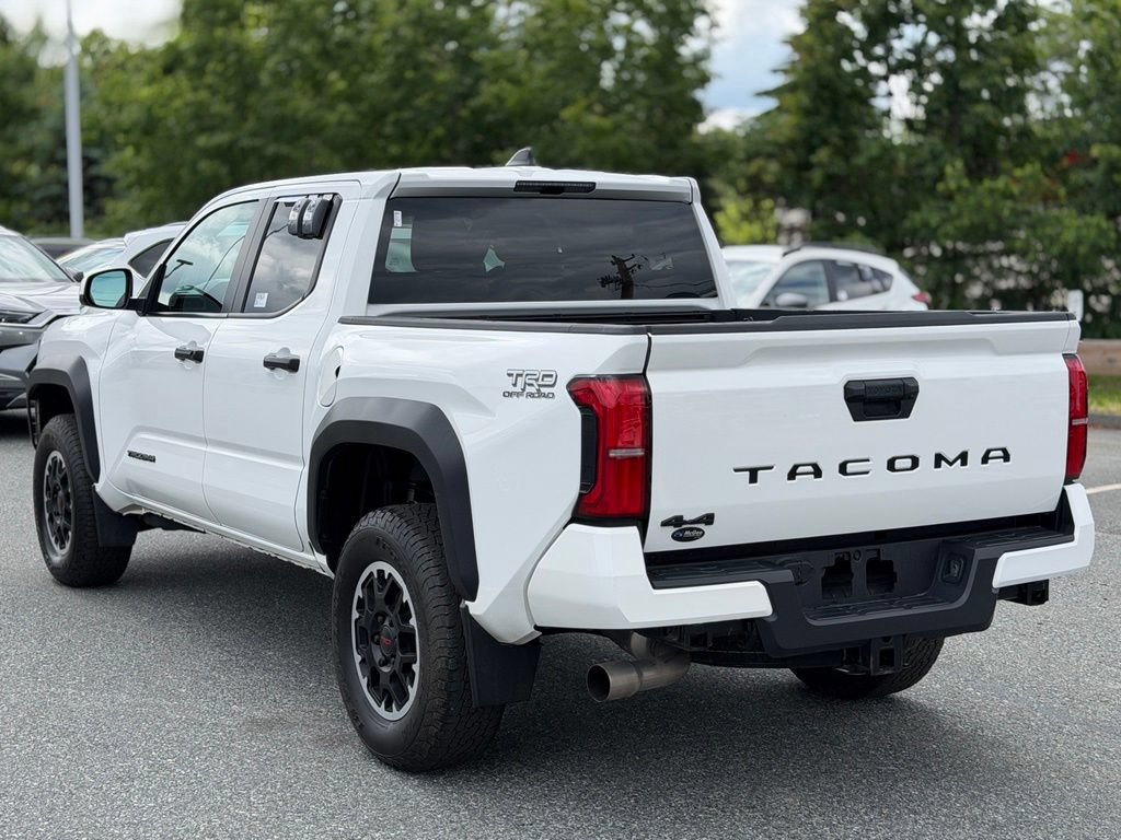 Certified 2024 Toyota Tacoma TRD Off-Road AWD/4WD image 5