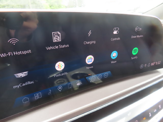 Certified 2024 Cadillac Lyriq Tech AWD/4WD image 25