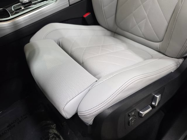 Used 2026 BMW X5 xDrive40i w/ Premium Package AWD/4WD image 25
