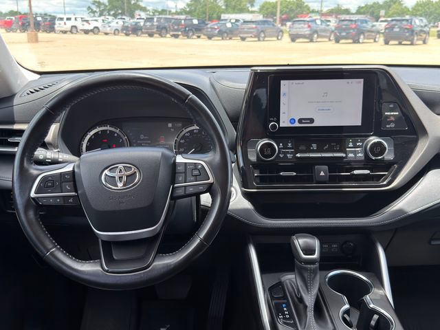 Used 2023 Toyota Highlander LE FWD image 26