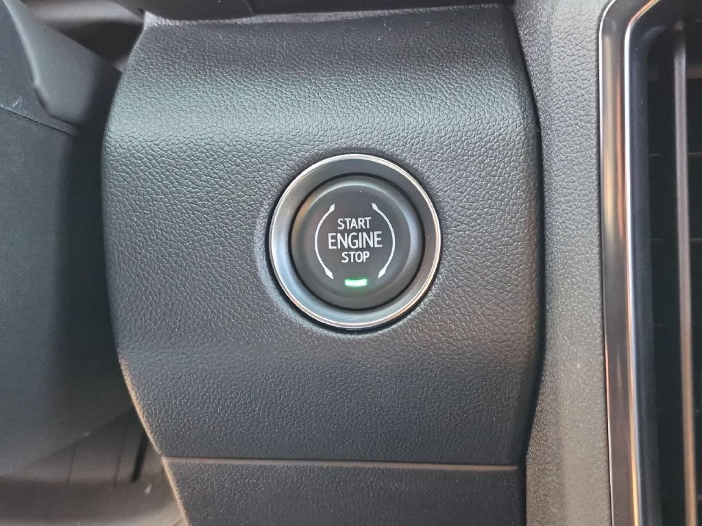 New 2026 GMC Acadia AT4 w/ Luxury Package AWD/4WD image 16