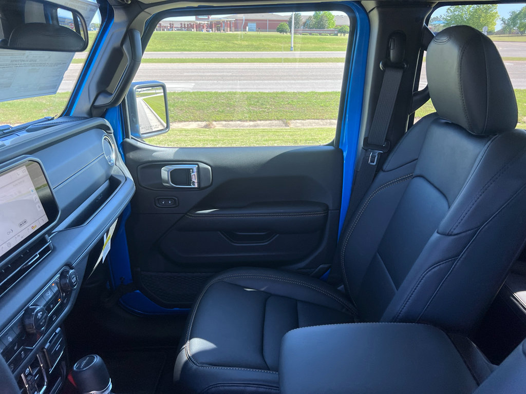 New 2026 Jeep Gladiator Sport AWD/4WD image 19