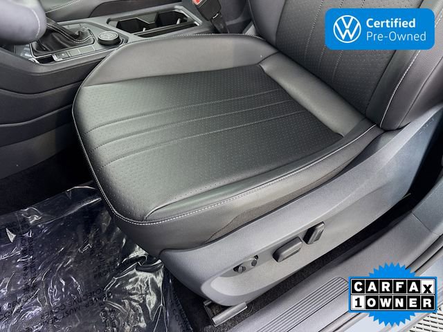 Certified 2022 Volkswagen Tiguan SE w/ Panoramic Sunroof Package image 19