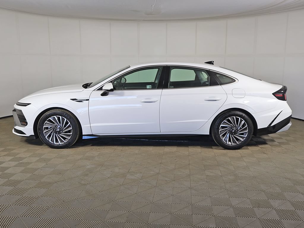 Used 2025 Hyundai Sonata SEL FWD image 12