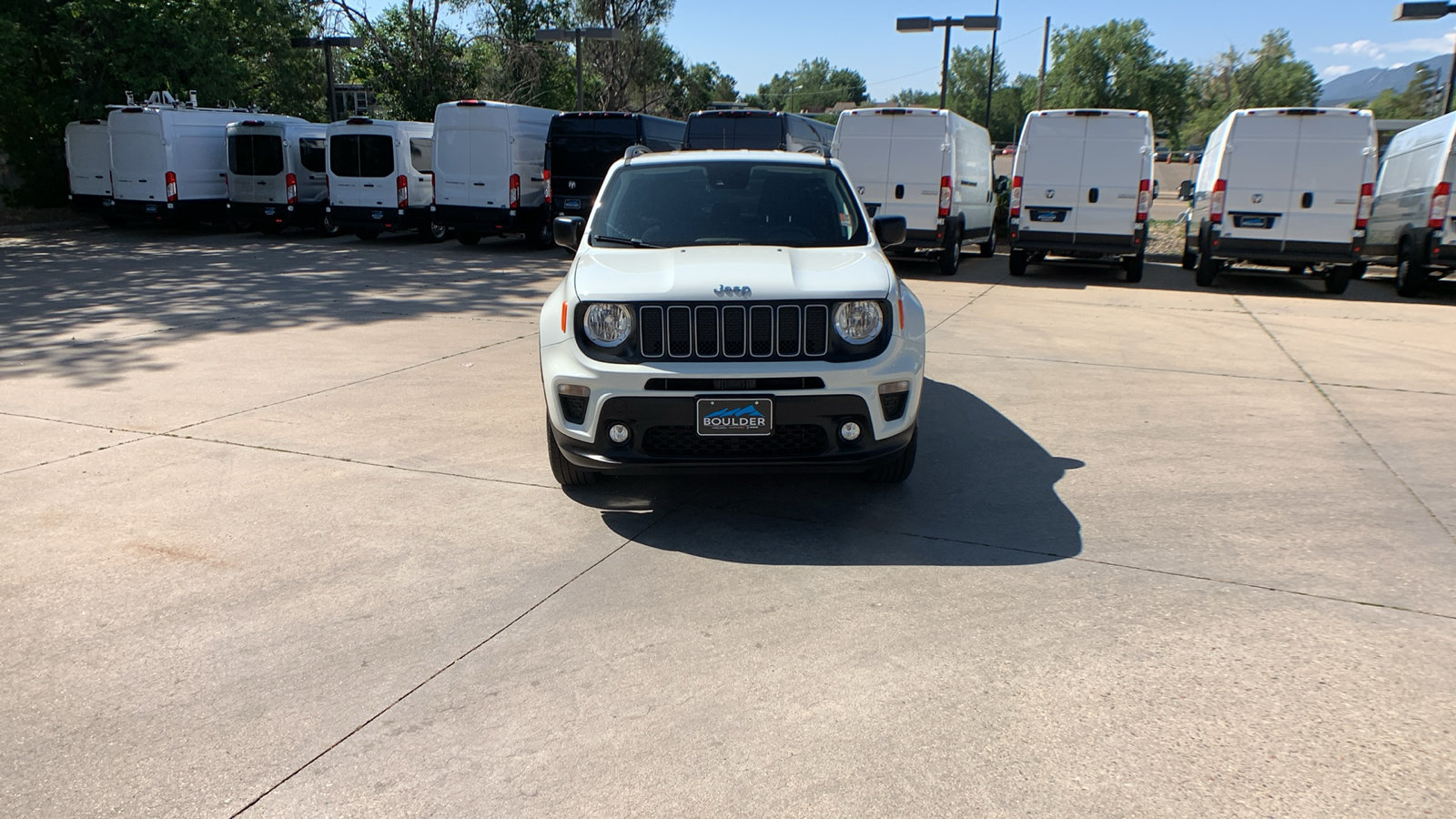 Used 2023 Jeep Renegade Latitude w/ Premium Group AWD/4WD image 8