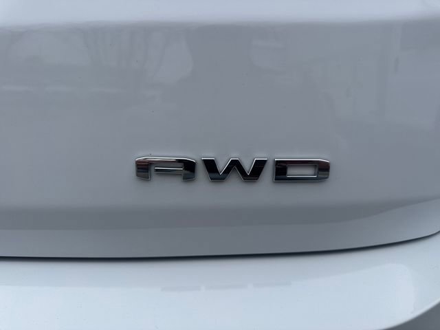 Used 2024 GMC Terrain SLT AWD/4WD image 8