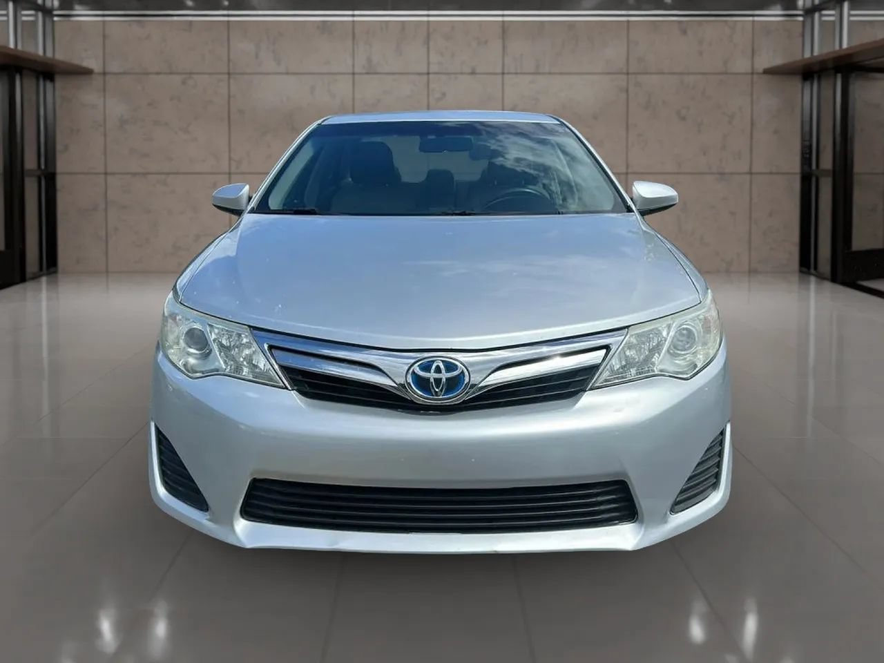 Used 2012 Toyota Camry LE FWD image 2