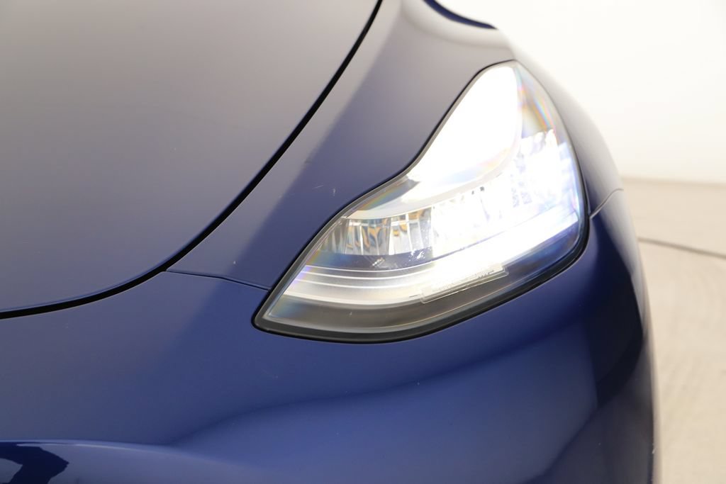 Used 2021 Tesla Model Y Long Range AWD/4WD image 29