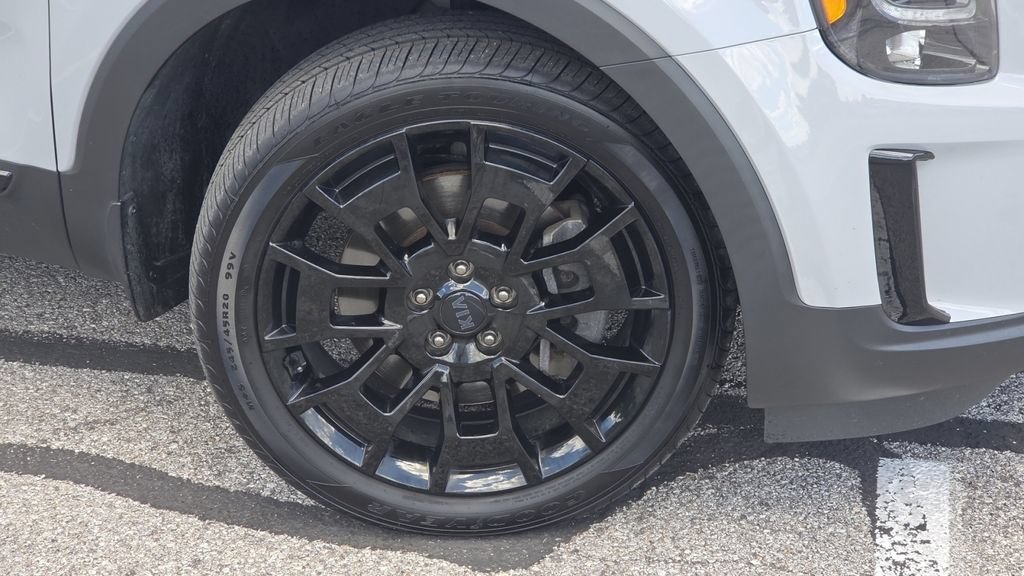 Used 2021 Kia Telluride EX w/ EX Premium Package AWD/4WD image 10