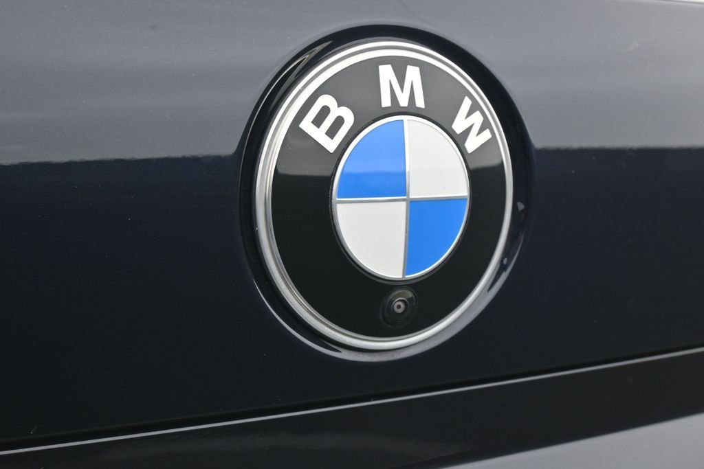 Used 2025 BMW 740i xDrive AWD/4WD image 39